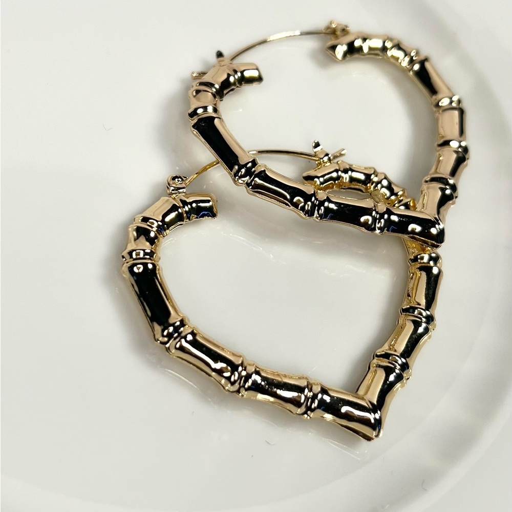 14k gold filled large size heart hoops earrings - Picture 2 of 3